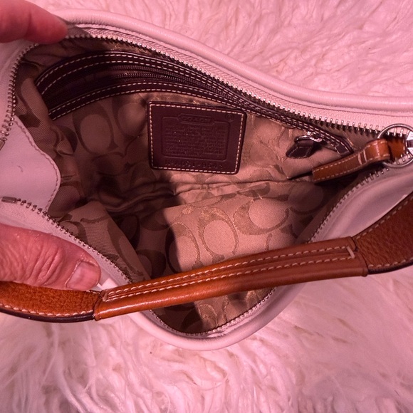 Vintage Coach 9541 White Leather Shoulder Bag